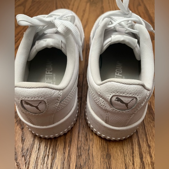 Size 9 Puma White Sneakers - Picture 9 of 10